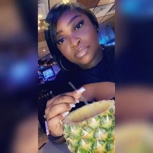 Meet your Posher, Deborah